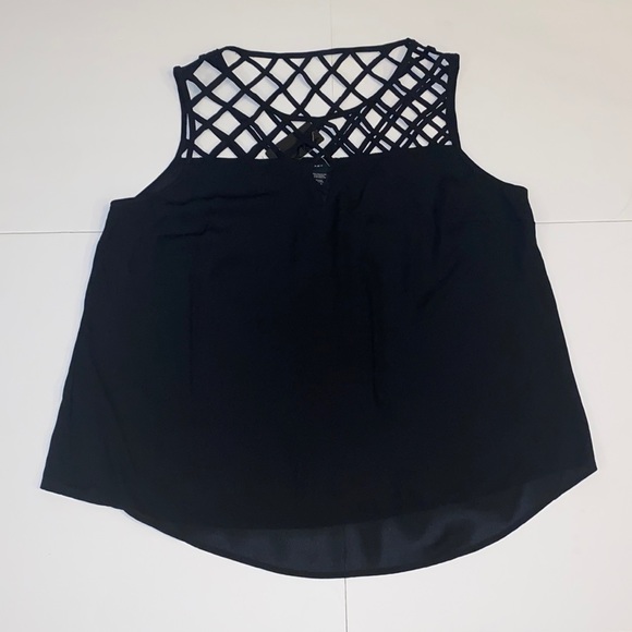 TORRID Black Lattice Tank - Picture 1 of 4